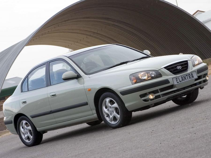  Hyundai Elantra Sedan 2004 года  (ZA) (фото 5 из 9)